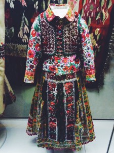 Revisiting Romania: Dress and Identity