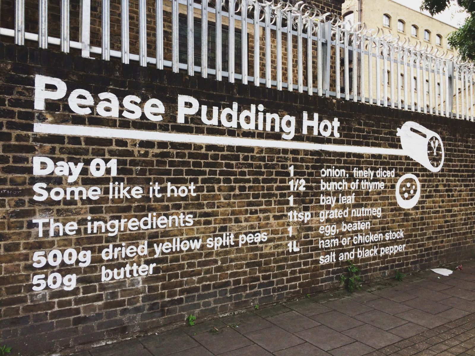 pease pudding hot